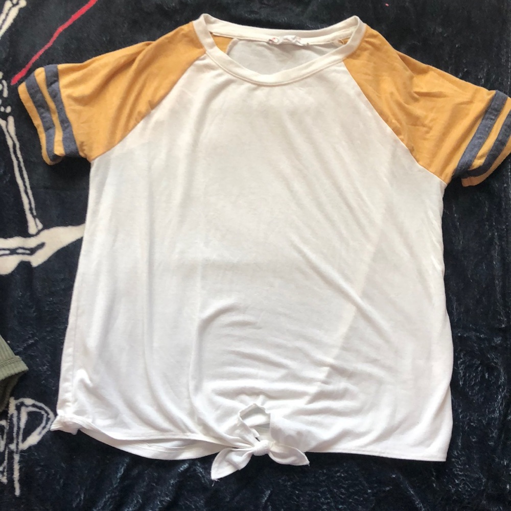 White and yellow T